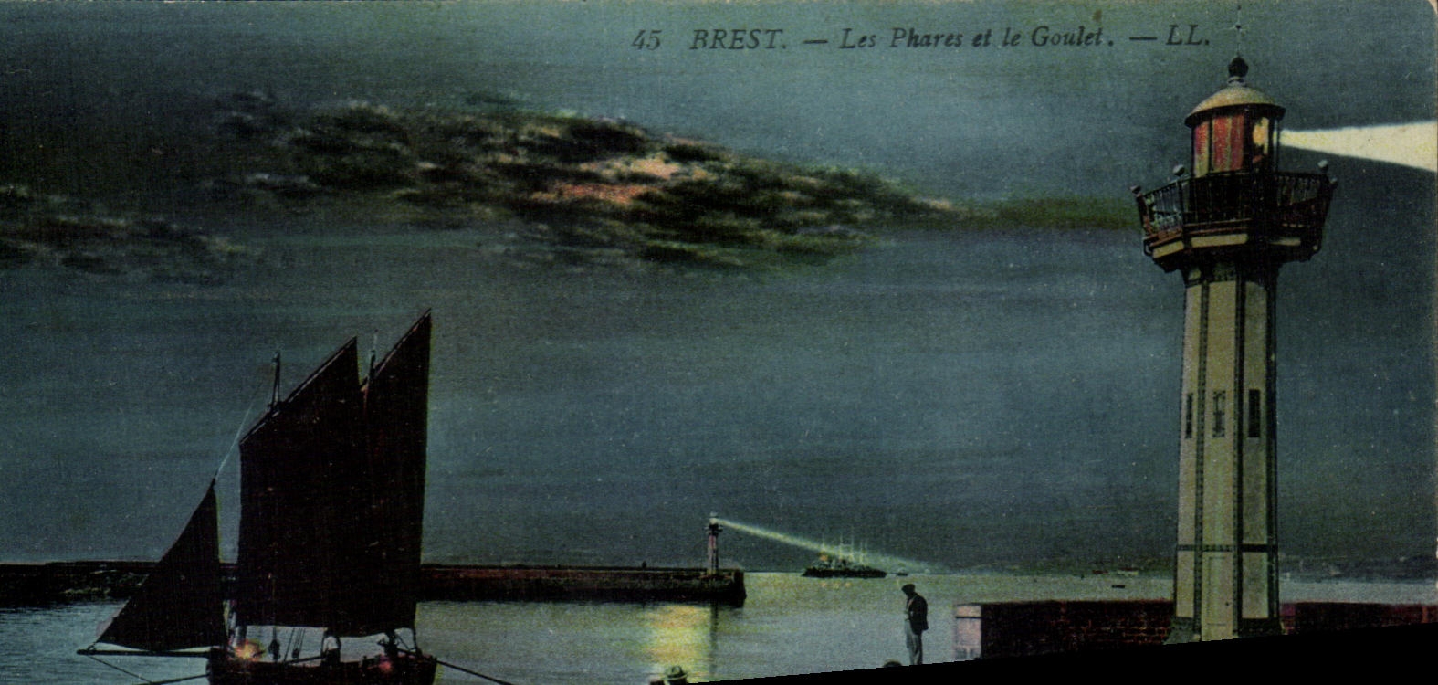 CPA Brest Les Phares et le Goulet Bateaux