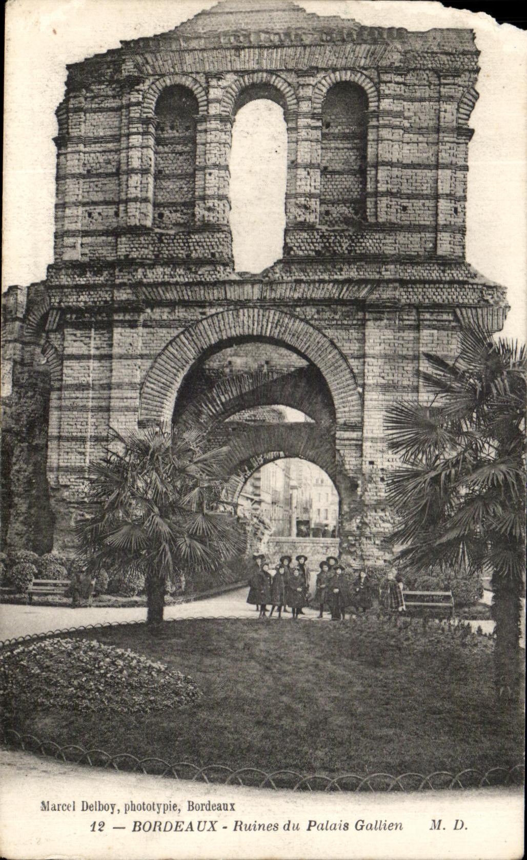CPA Bordeaux Ruins of the Palate Gullien Children