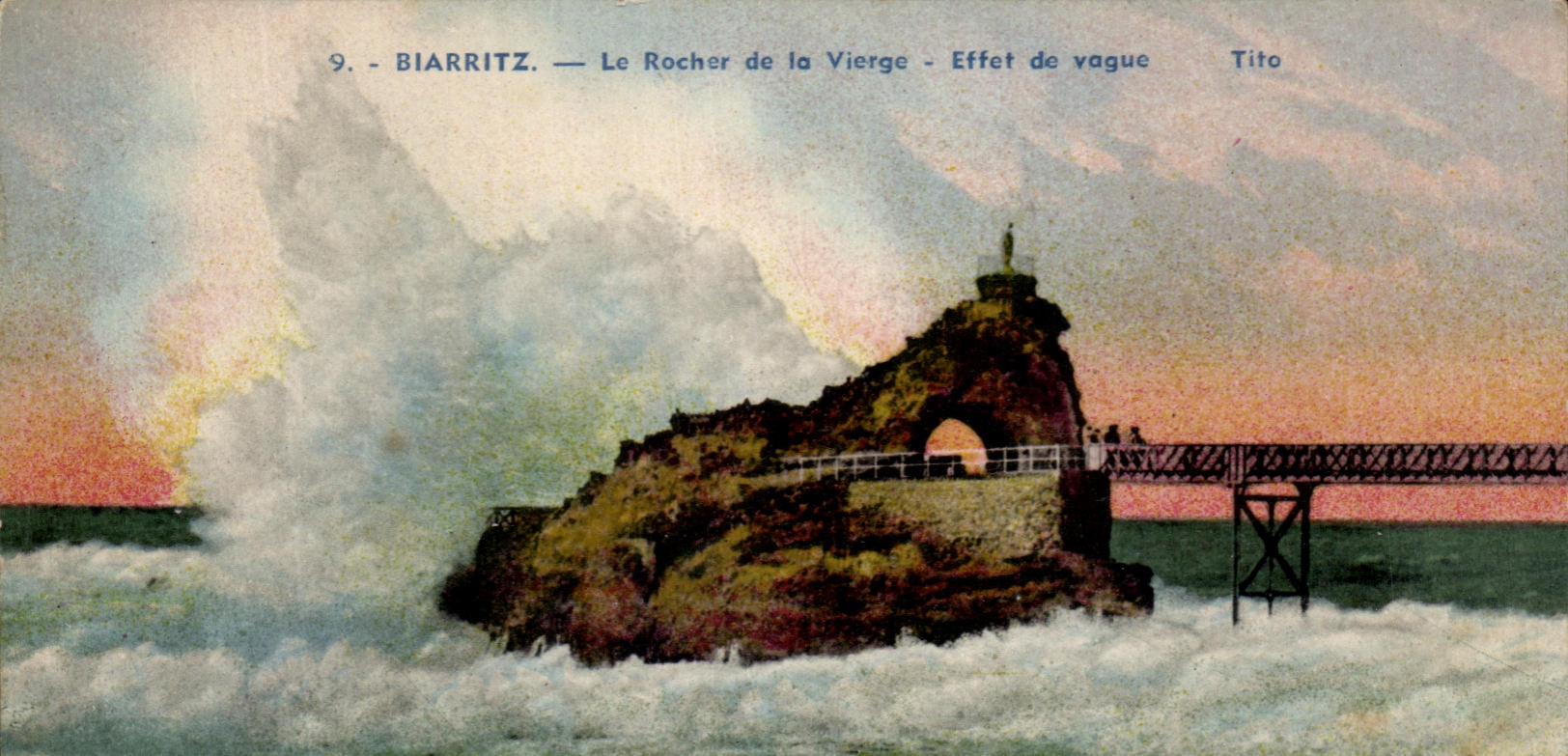 CPA Biarritz Le Rocher de la Vierge Effet de Vague