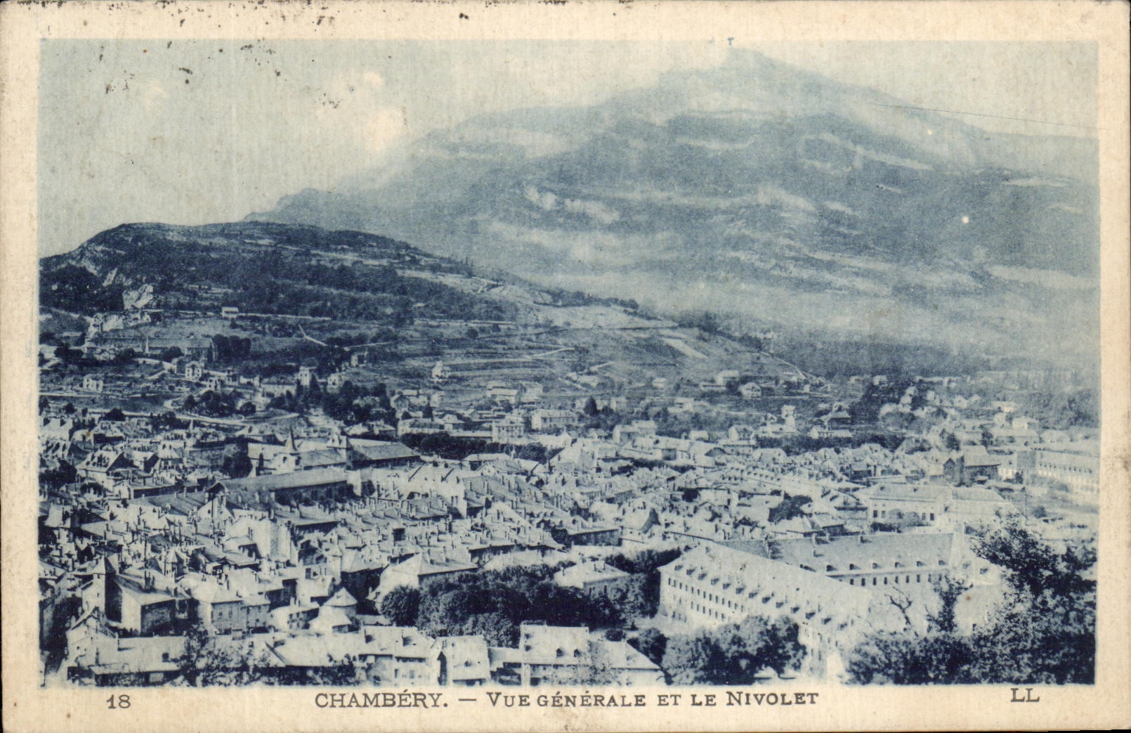 CPA Chambery Vue Generale Et Le Nivolet