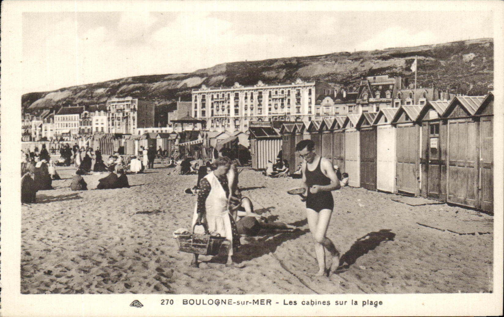 CPA Boulogne on Sea Cabins on the beach