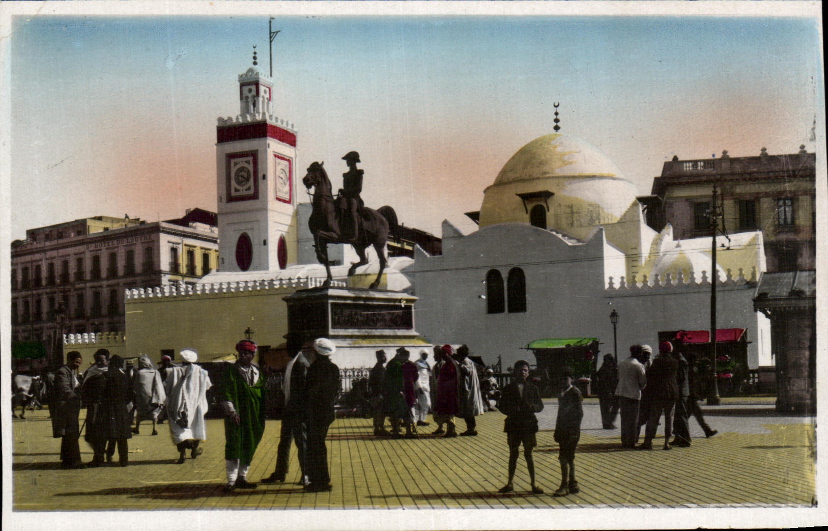 CPA Alger La Mosquee De Sidi Abderraman Et La Statue Du Duc d'Orleans