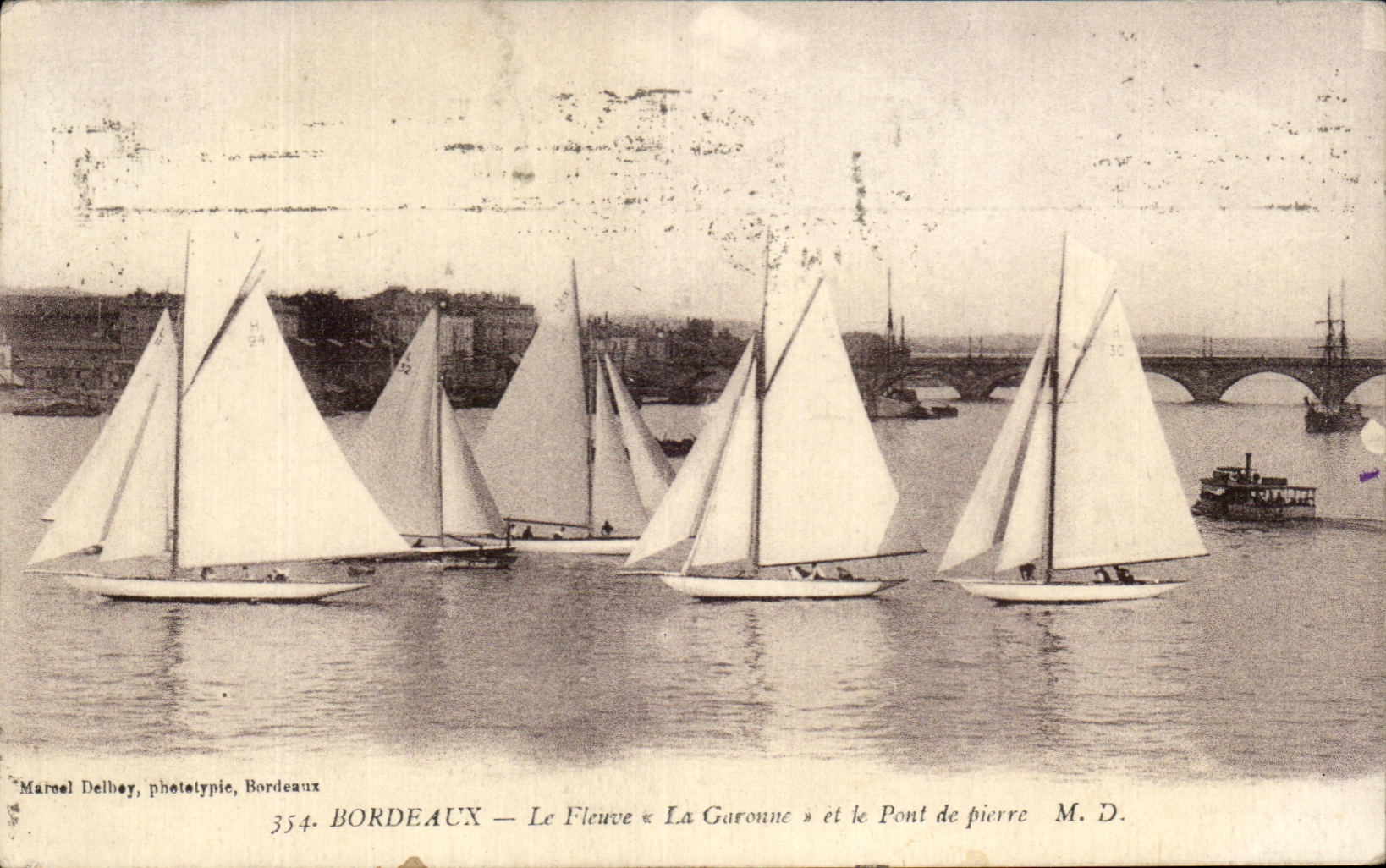 CPA Bordeaux the River the Garonne and the Bridge of Pierre Boats
