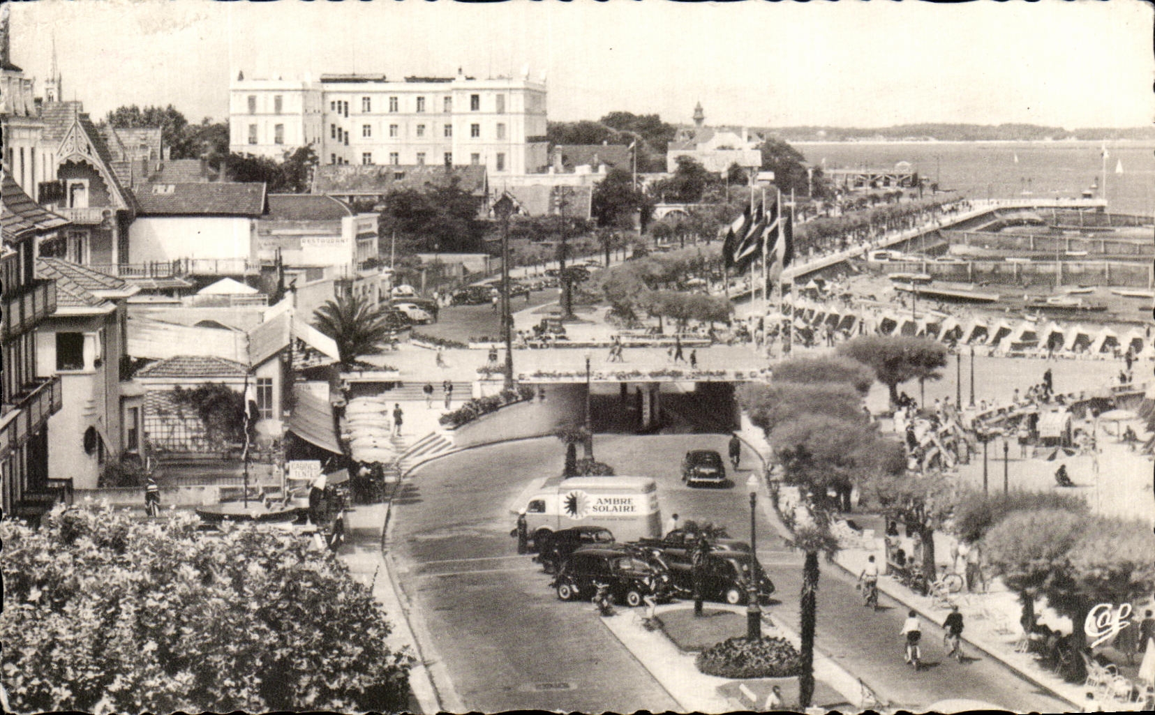 CPA Arcachon Cote d'Argent Promenade du Bord de mer et la Plage
