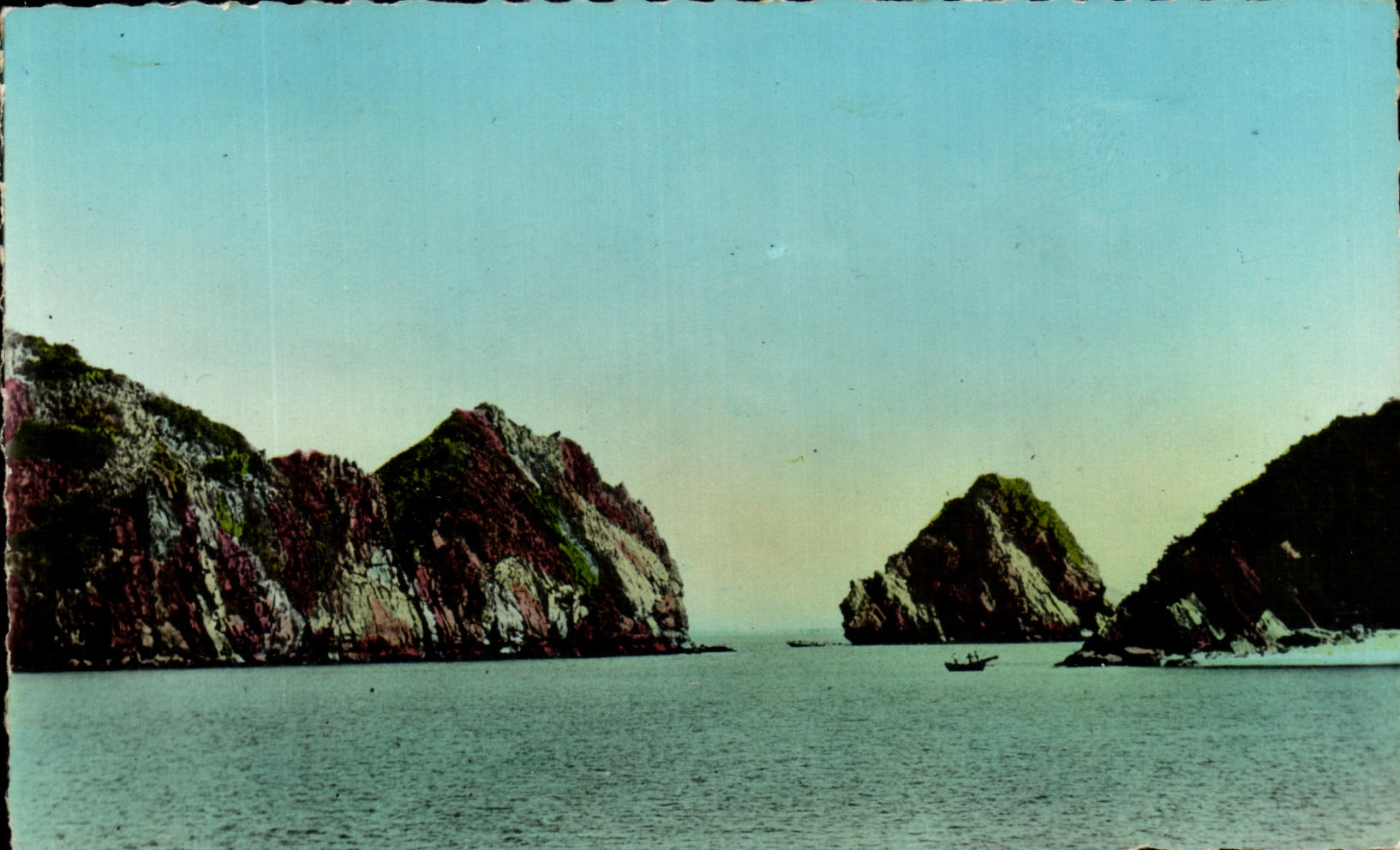 CPSM Bay D' Along scattered Rocks Vietnam