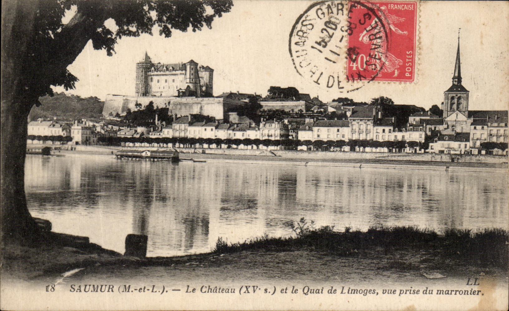 CPA Saumur Le Chateau et le Quai de Limoges vue Prise du Marronier