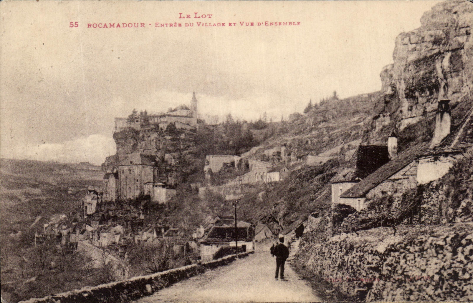 CPA Rocamadour Entree du Village et Vue D'Ensemble