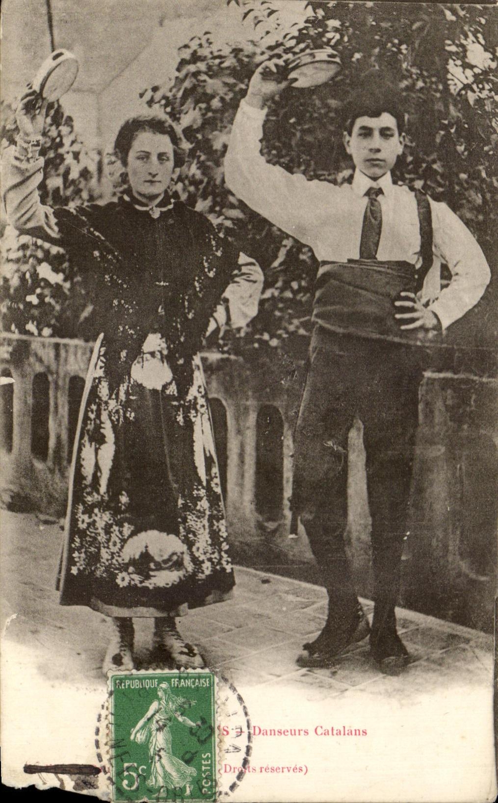 CPA Danseurs catalans Folklore Costume Danse