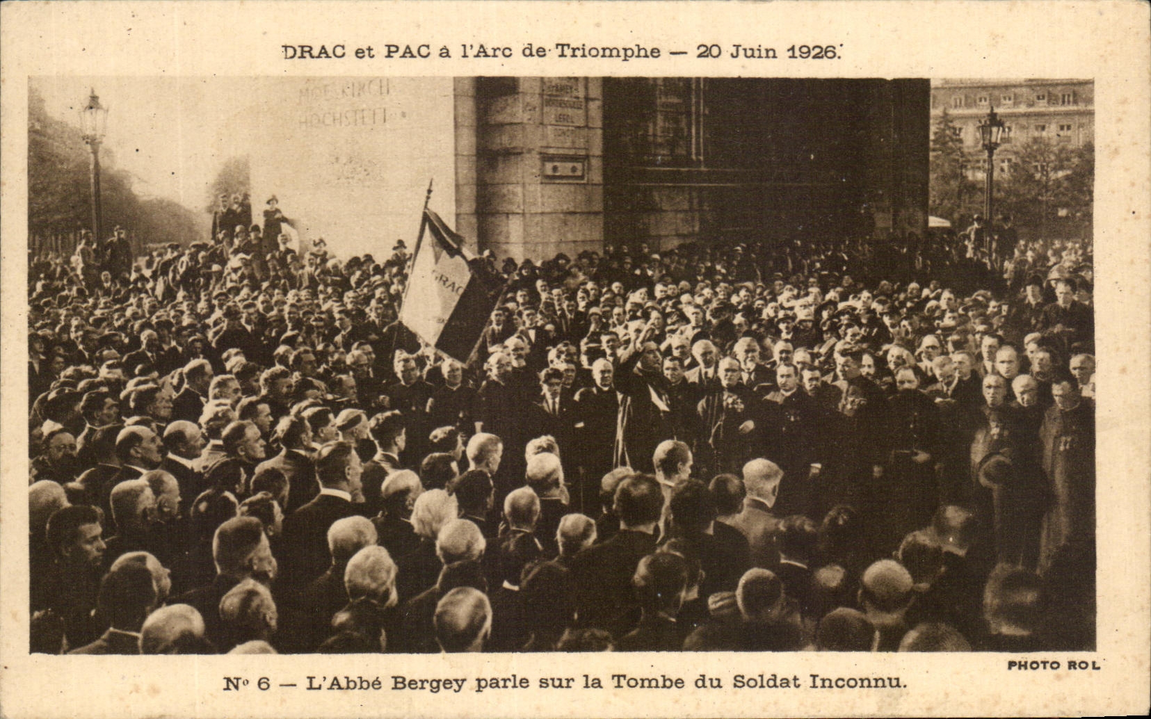 CPA Drac Et Pac a L'Arc de triomphe 20 juin 1926 L'abbe Bergey parle sur la tombe du soldat inconnu