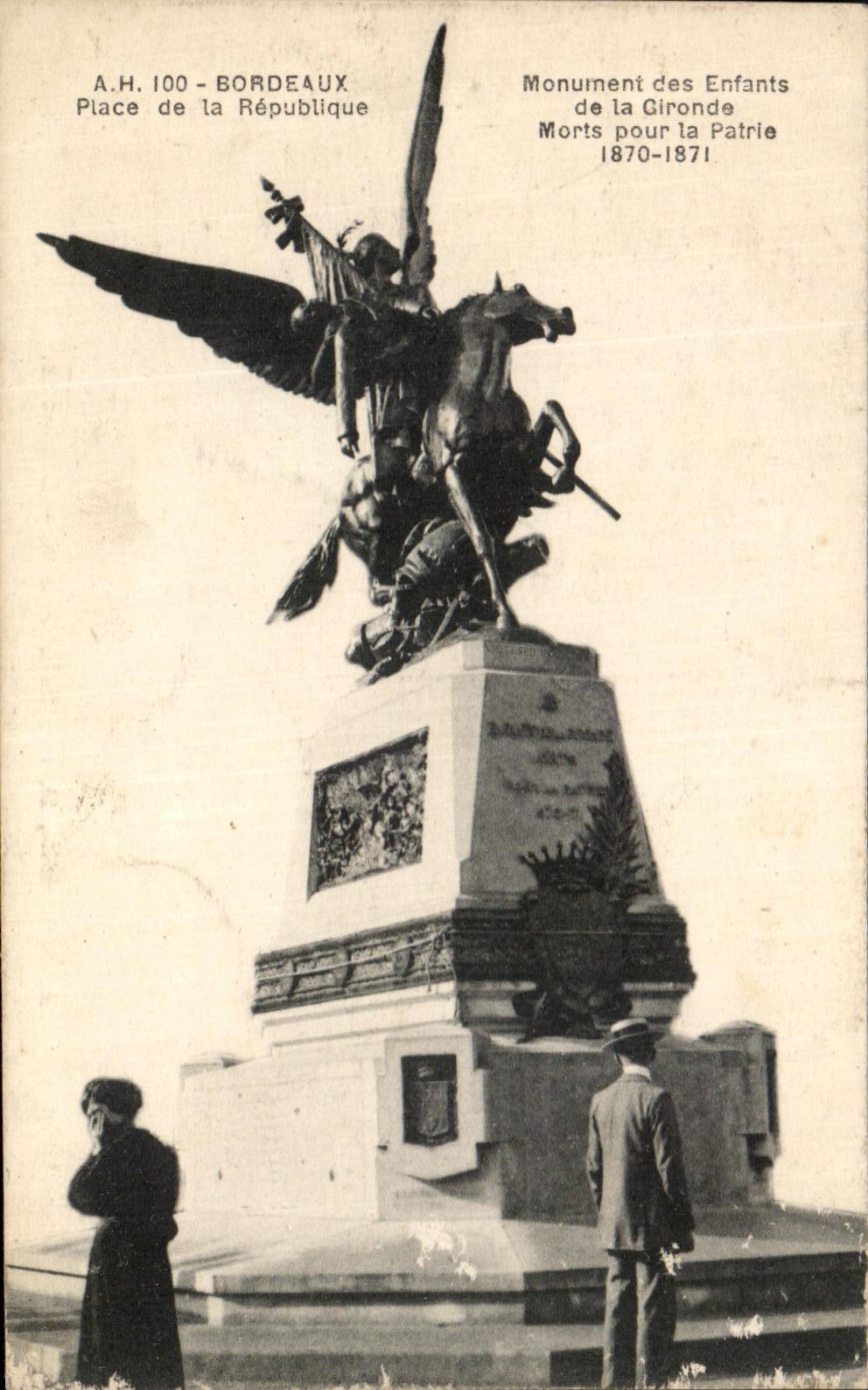 CPA Bordeaux Places Republic Monument of the children of the Gironde Morts for fatherland 1870 1871 Militaria