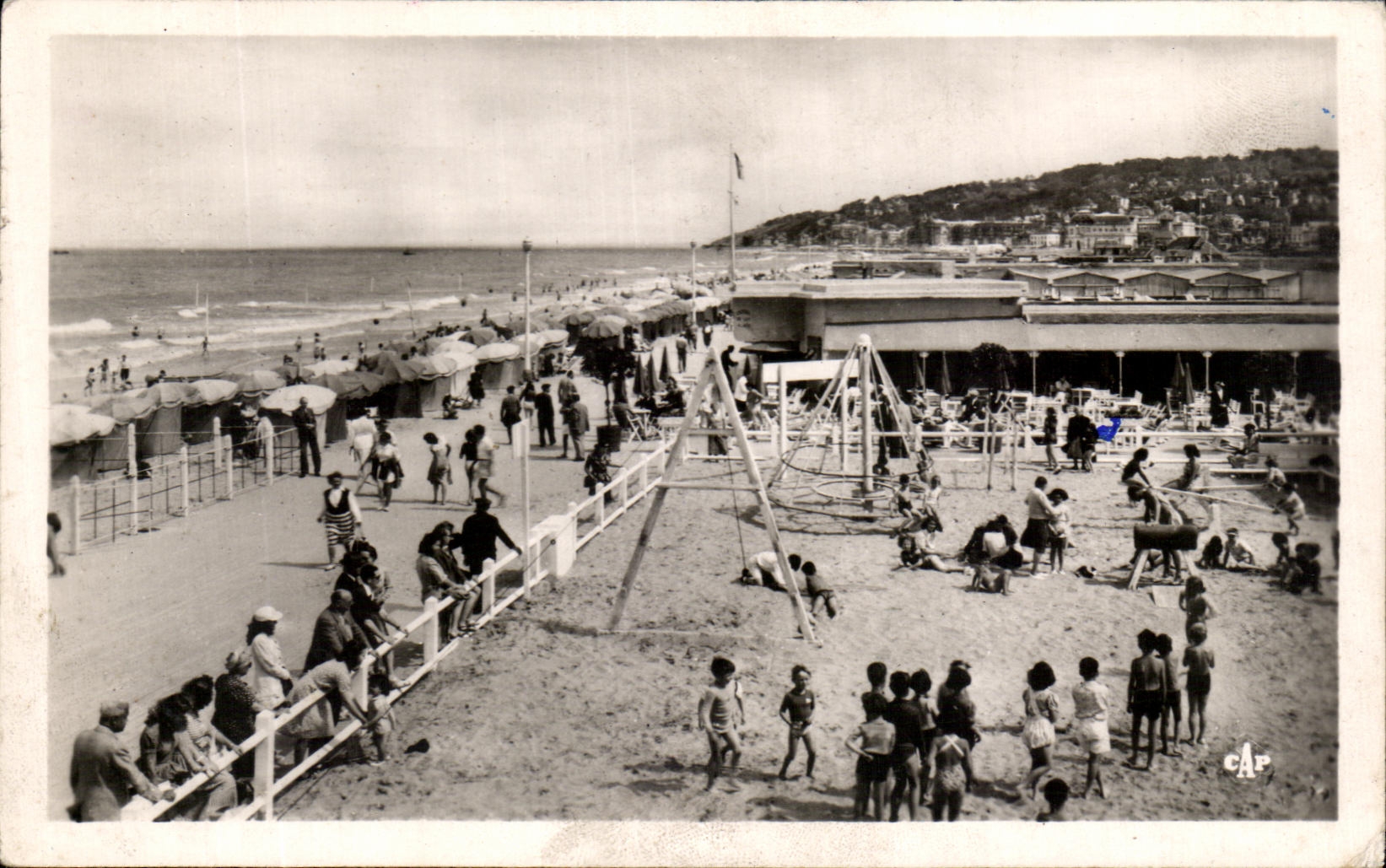 CPA Deauville Plage Fleurie Jeux d'enfants