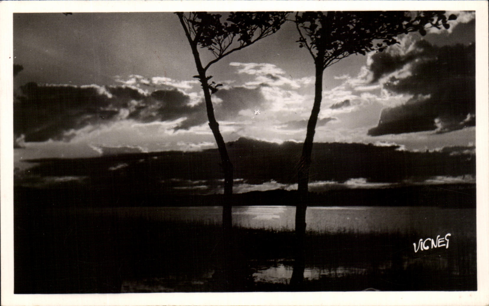 CPA Au Pays Landais Soir d'Orage Au Lac de Loen 