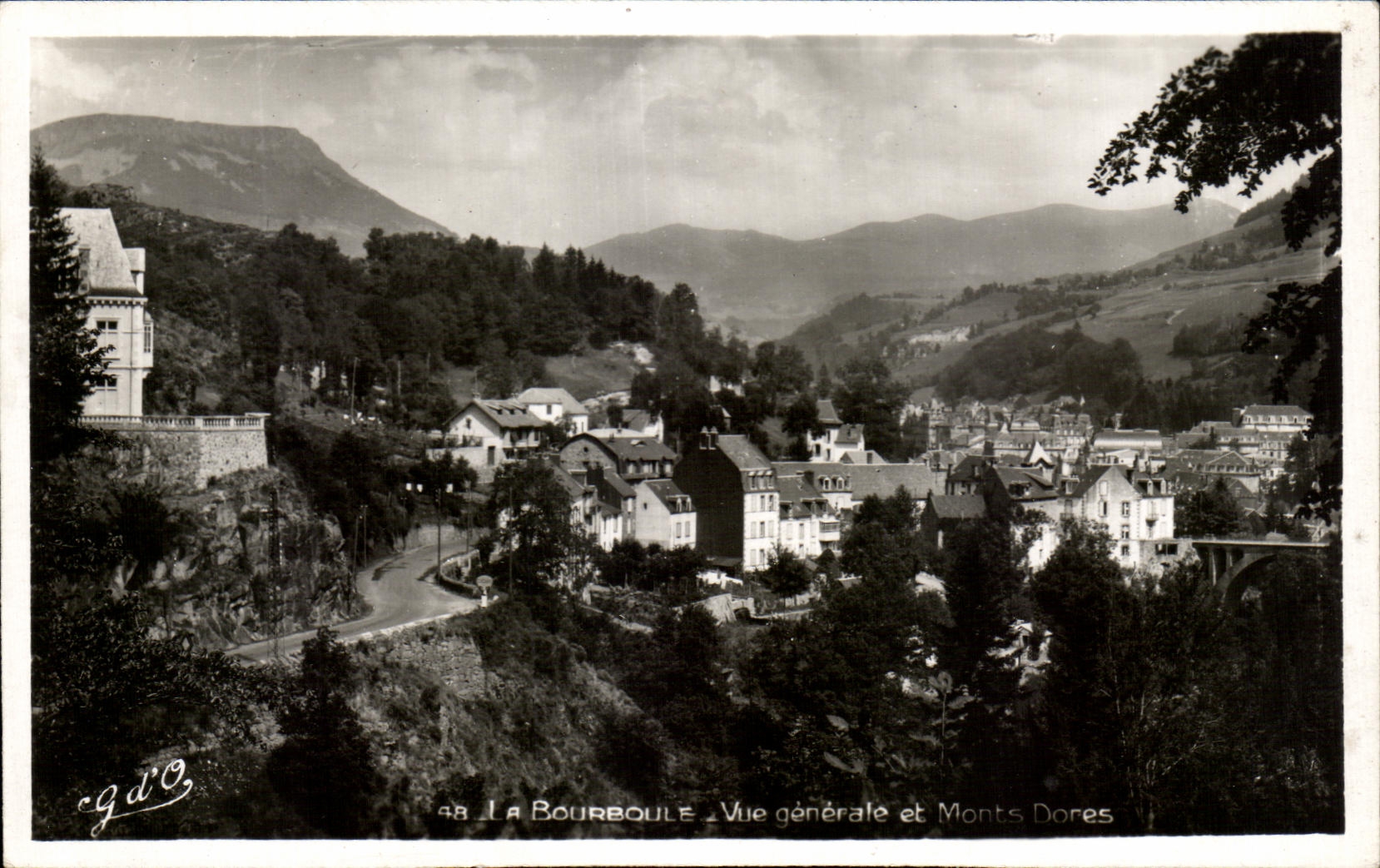 CPA Bourboule View and Mounts Gild