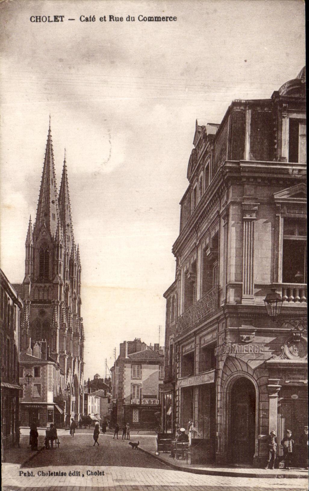 CPA Cholet Cafe et Rue du Commerce 