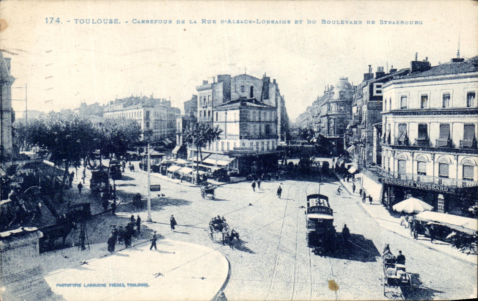 CPA Toulouse Carmefour De La rue D'Aslace Lorraine Et Du Boulevard De Strasbourg Tramway