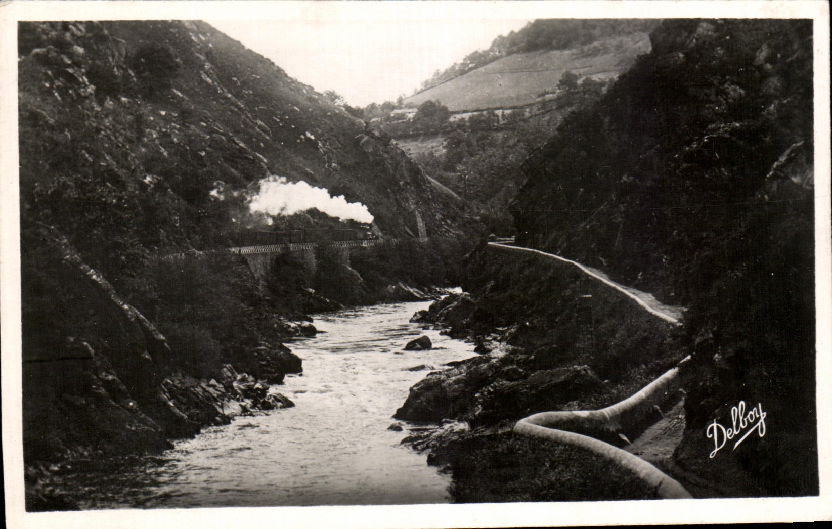 CPA Itxassou Falls of the step of Roland Passage of the Train