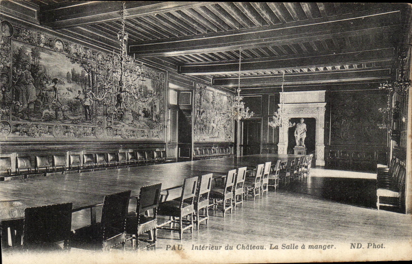 CPA Interior Pau of the Castle Dining room