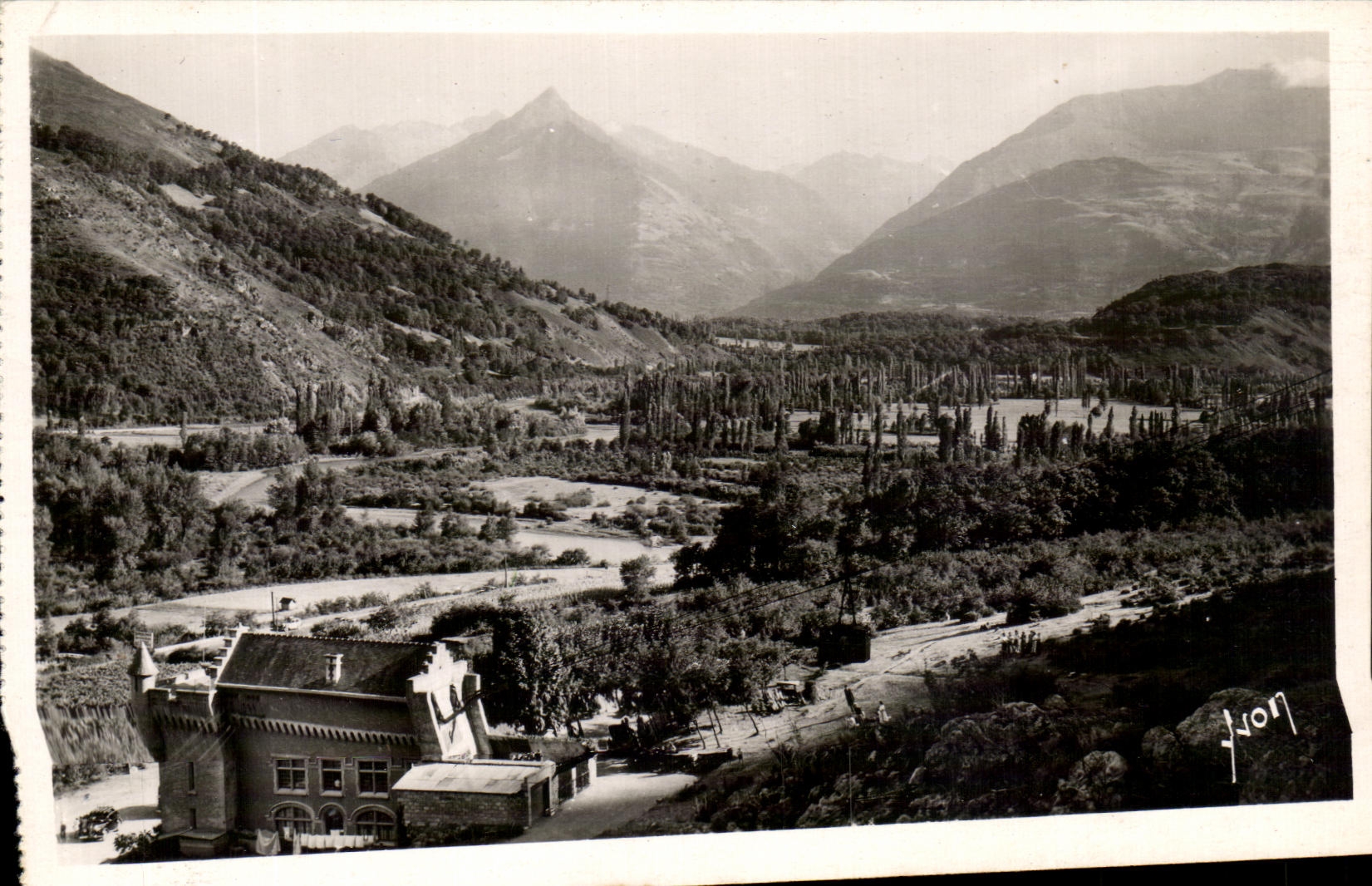 CPA Teleferique Du Pibeste La Gare Inferieure Et La Vallee D'Argeles