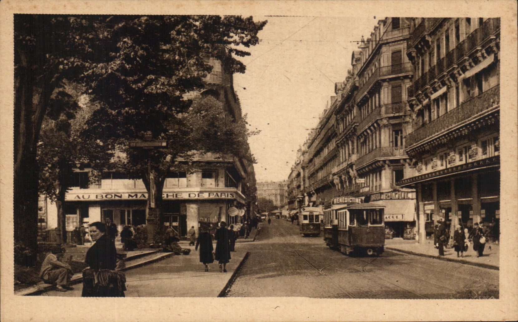 CPA Toulouse Rue Alsace Au Bon Marche de Paris Tramway