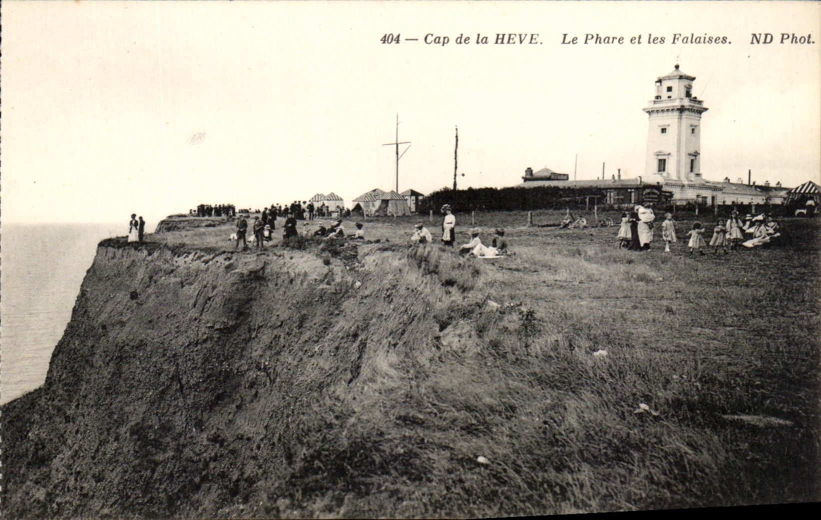 CPA Cap de La Have Le Phare et les Falaise