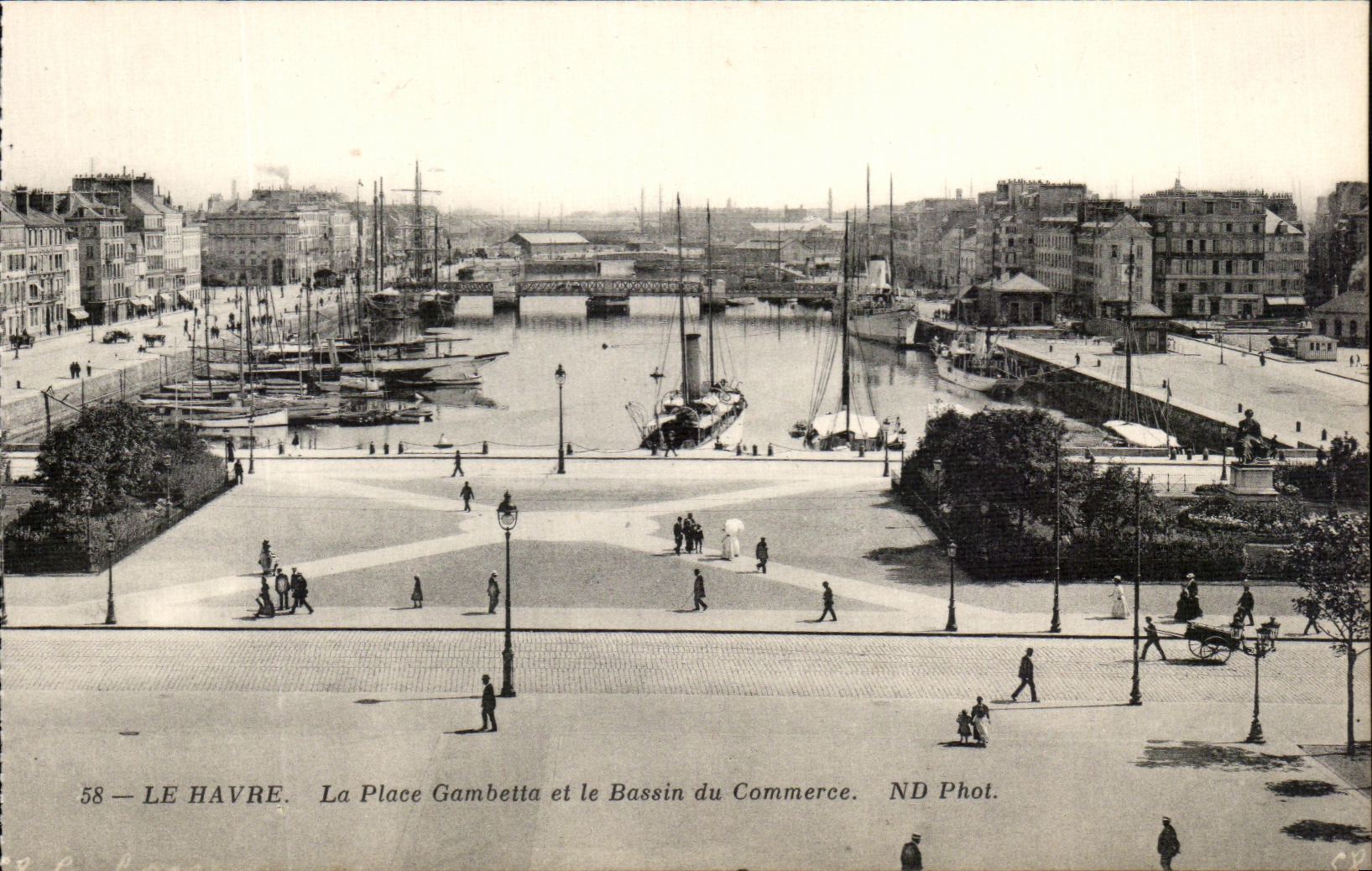 VINTAGE POSTCARD Le Havre the Gambatta Place and the Basin the Commercial Port