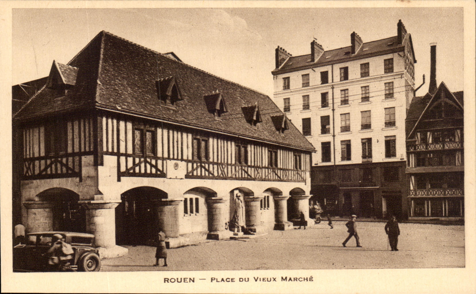 VINTAGE POSTCARD Rouen Palais Of Old Goes