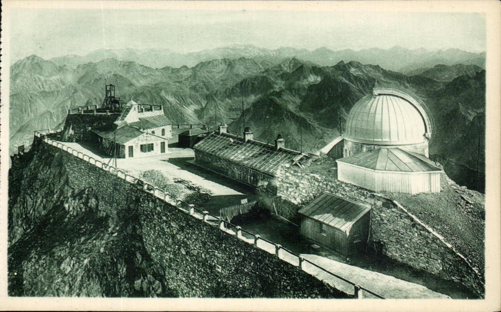 CPA Les Beaux Paysages de France Les Pyrenees Pic du Midi L Observatoire