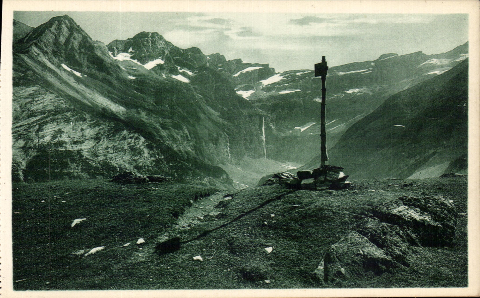 VINTAGE POSTCARD Beautiful Landscapes of France the Pyrenees Gavarnie the Circus Seen from of the Bellevue Terrace