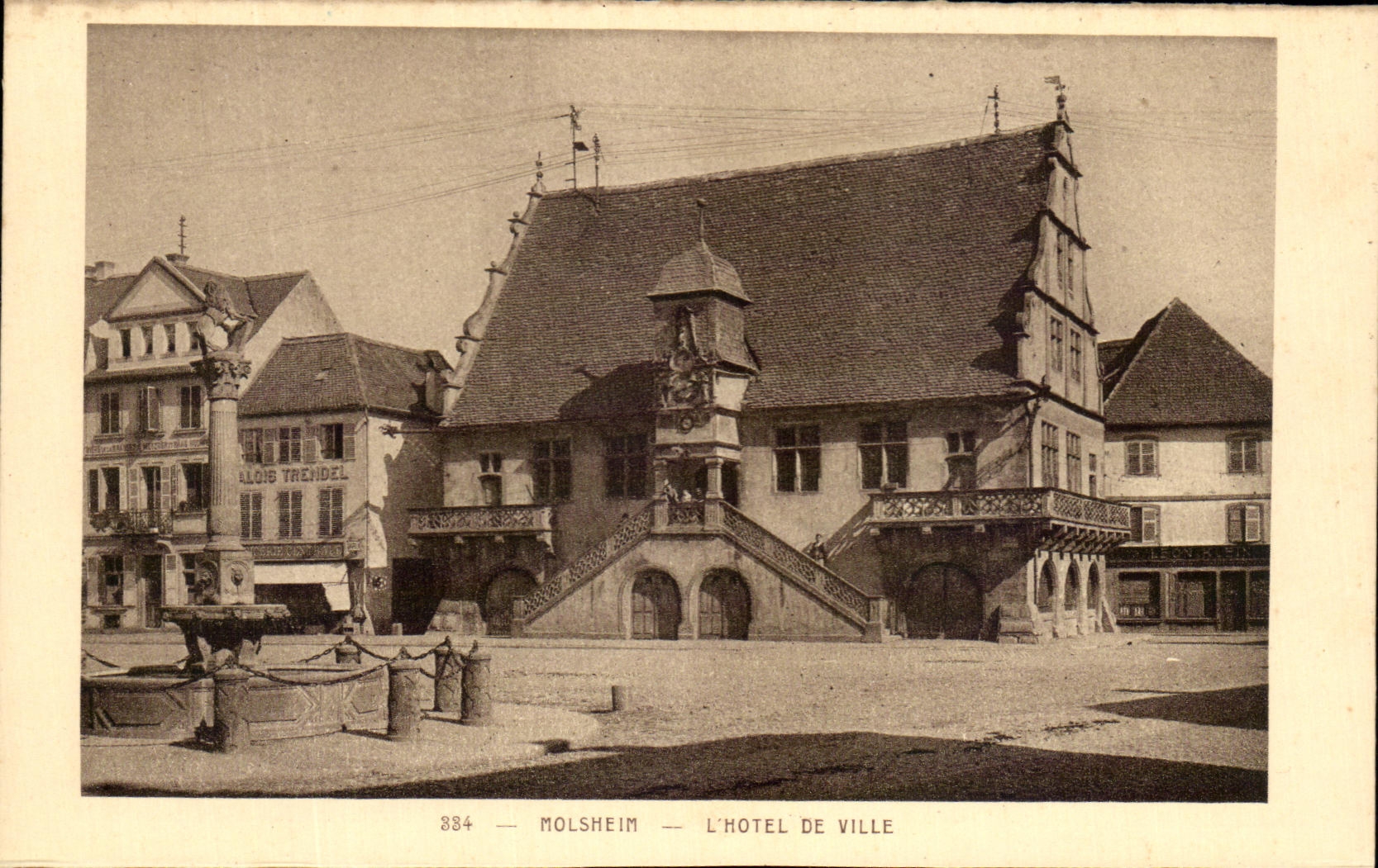 VINTAGE POSTCARD Molsheim L Town hall