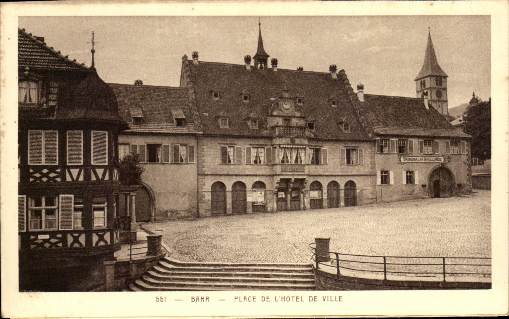 VINTAGE POSTCARD Barr Places L Town hall