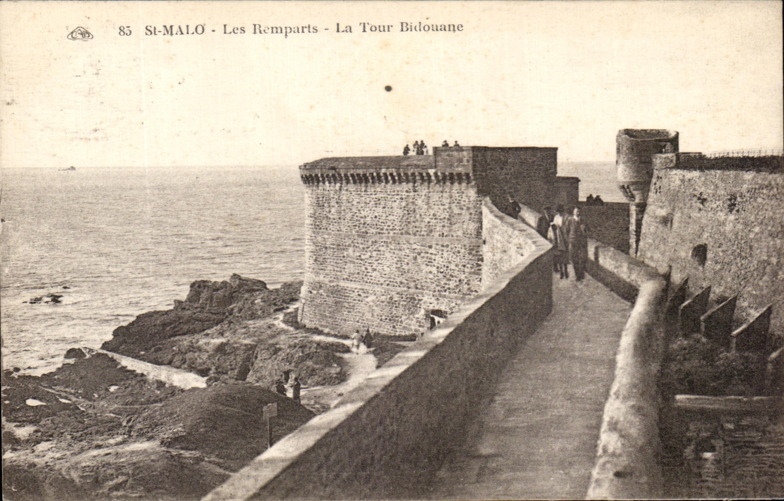 CPA St Malo Les Remparts La Tour Bidouane
