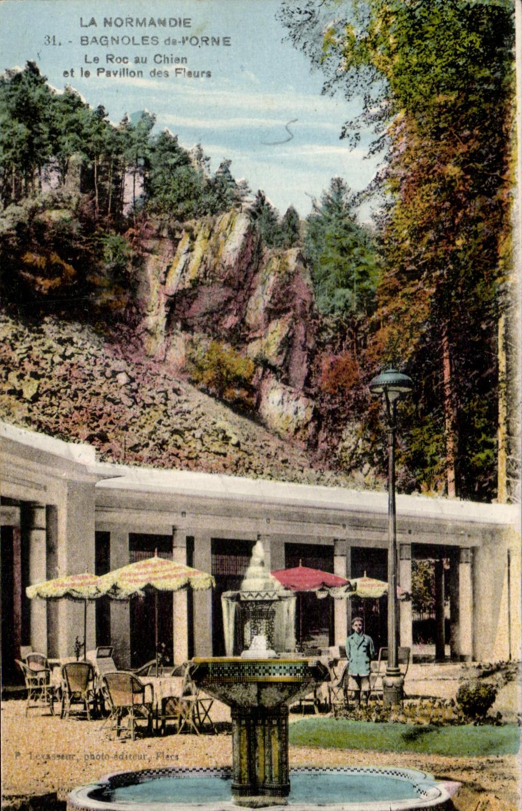 CPA Bagnoles De L Orne Le Roc Au Chien Et Le Pavillon Des Fleurs