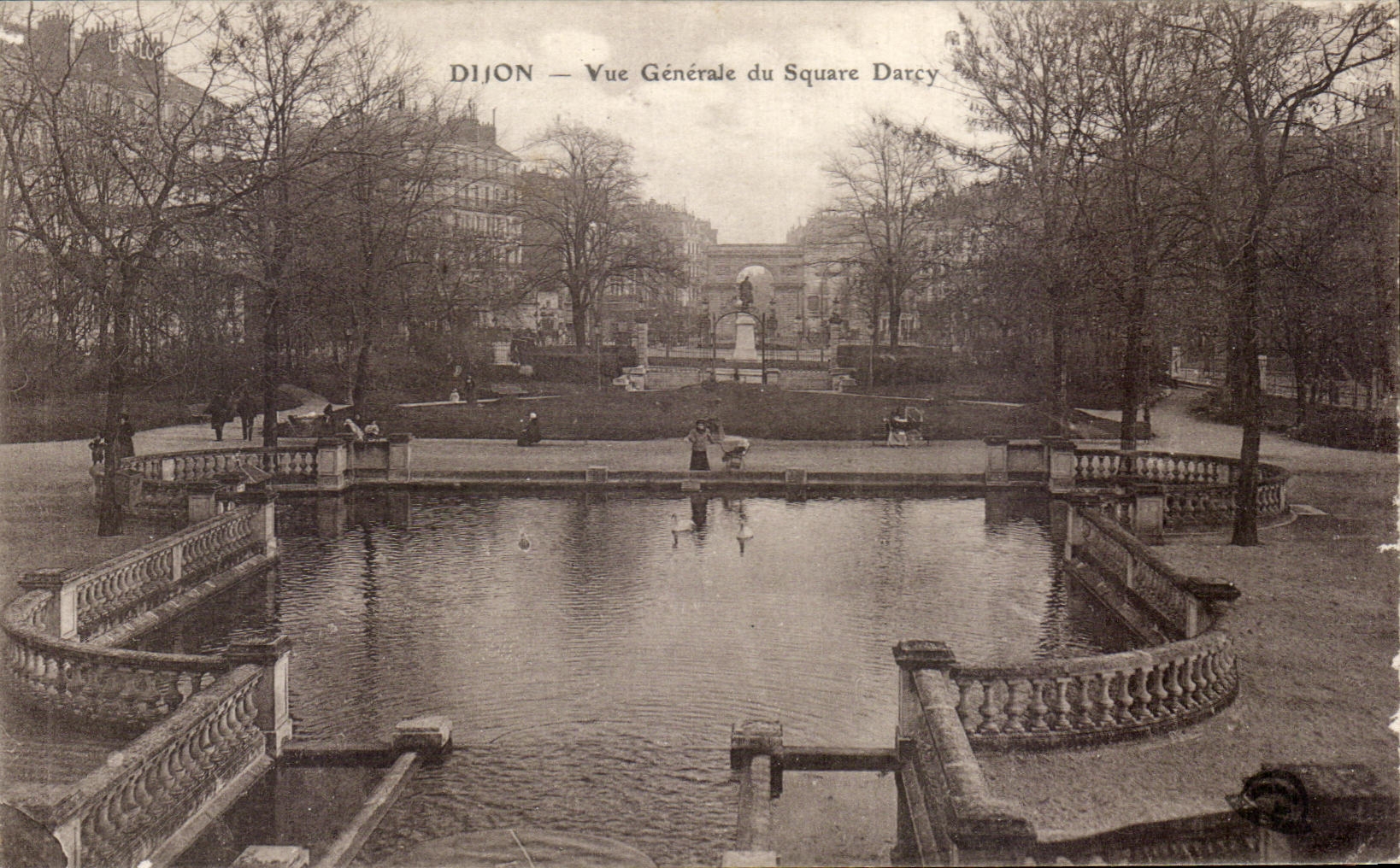 VINTAGE POSTCARD Dijon View Of the public garden Darcy