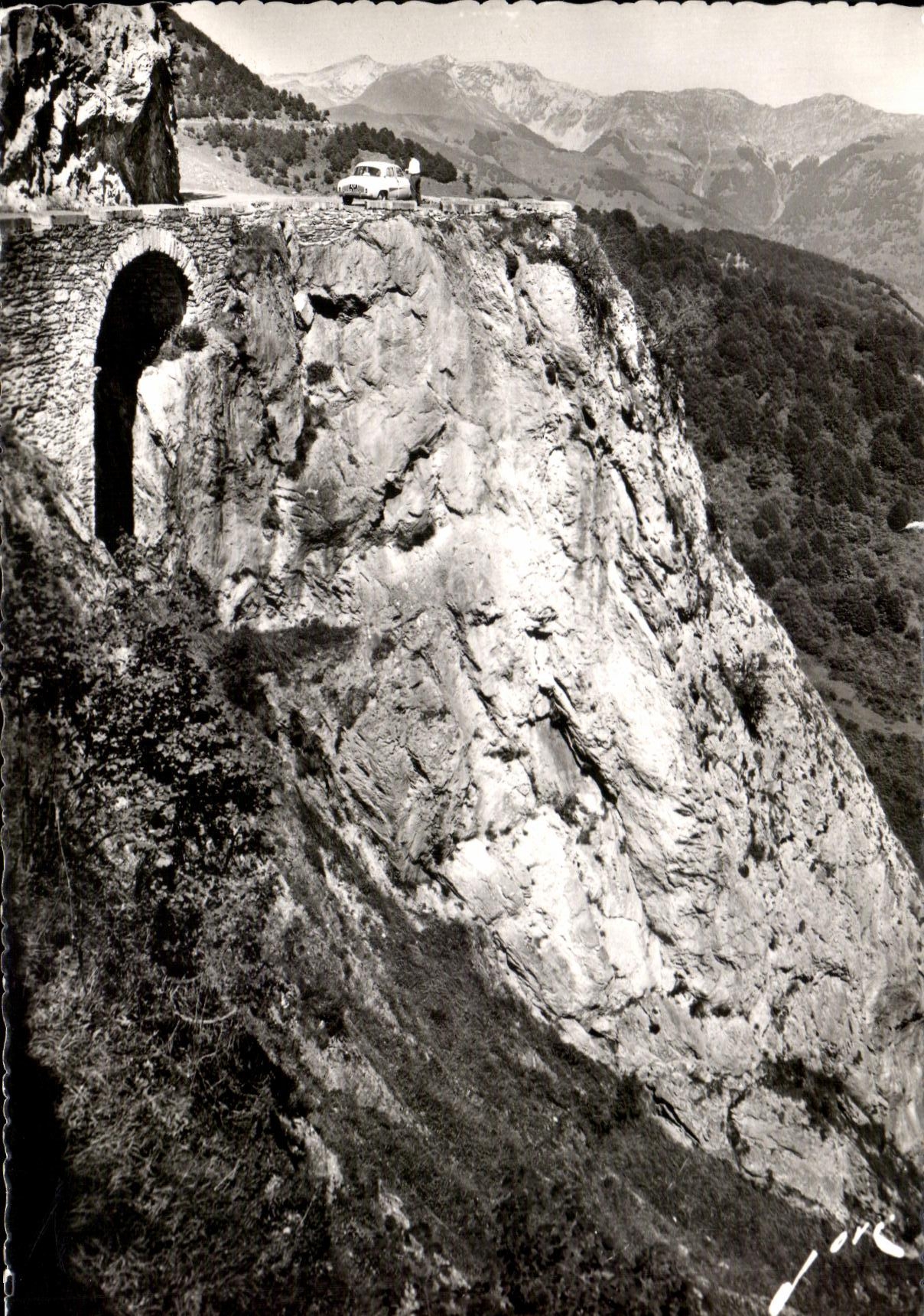 CPSM Route of the collar D Aubisque has Argeles the leap of death