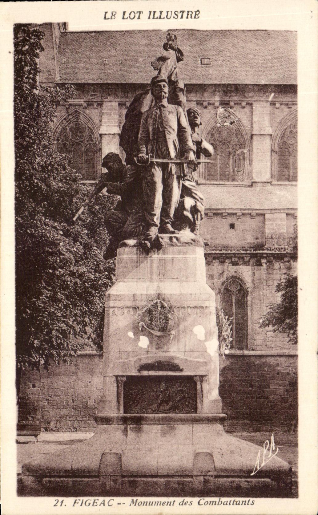 VINTAGE POSTCARD Figeac Monument of the Militaria Combatants