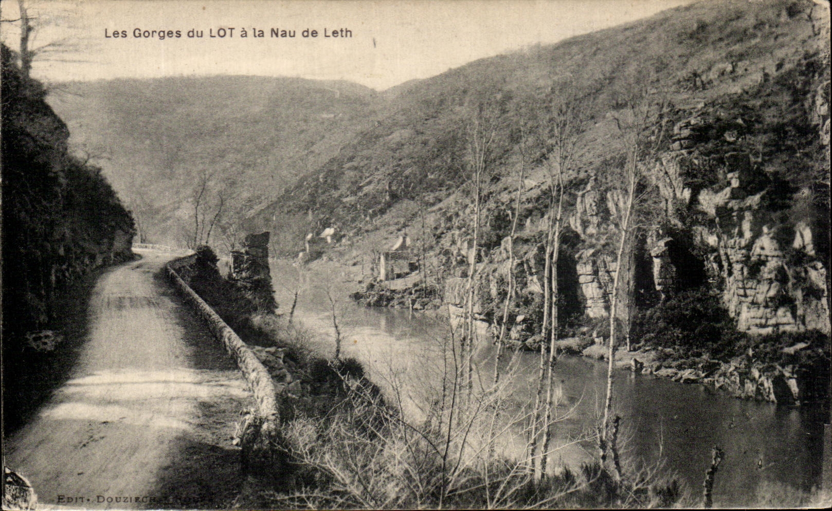 CPA Les Gorges du Lot a La Nau de Leth 