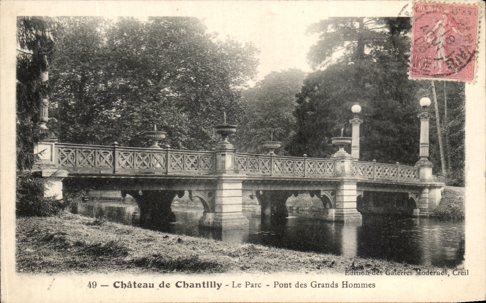 CPA Chateau de Chantilly Le Parc Pont des Grands Hommes