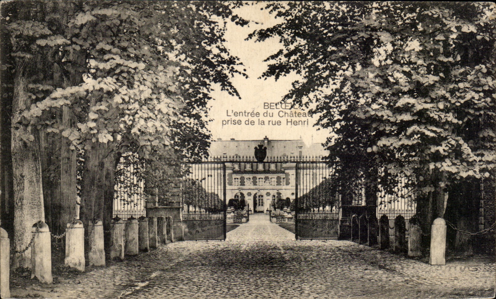 CPA Beloeil Entree du chateau prise de la rue Henri