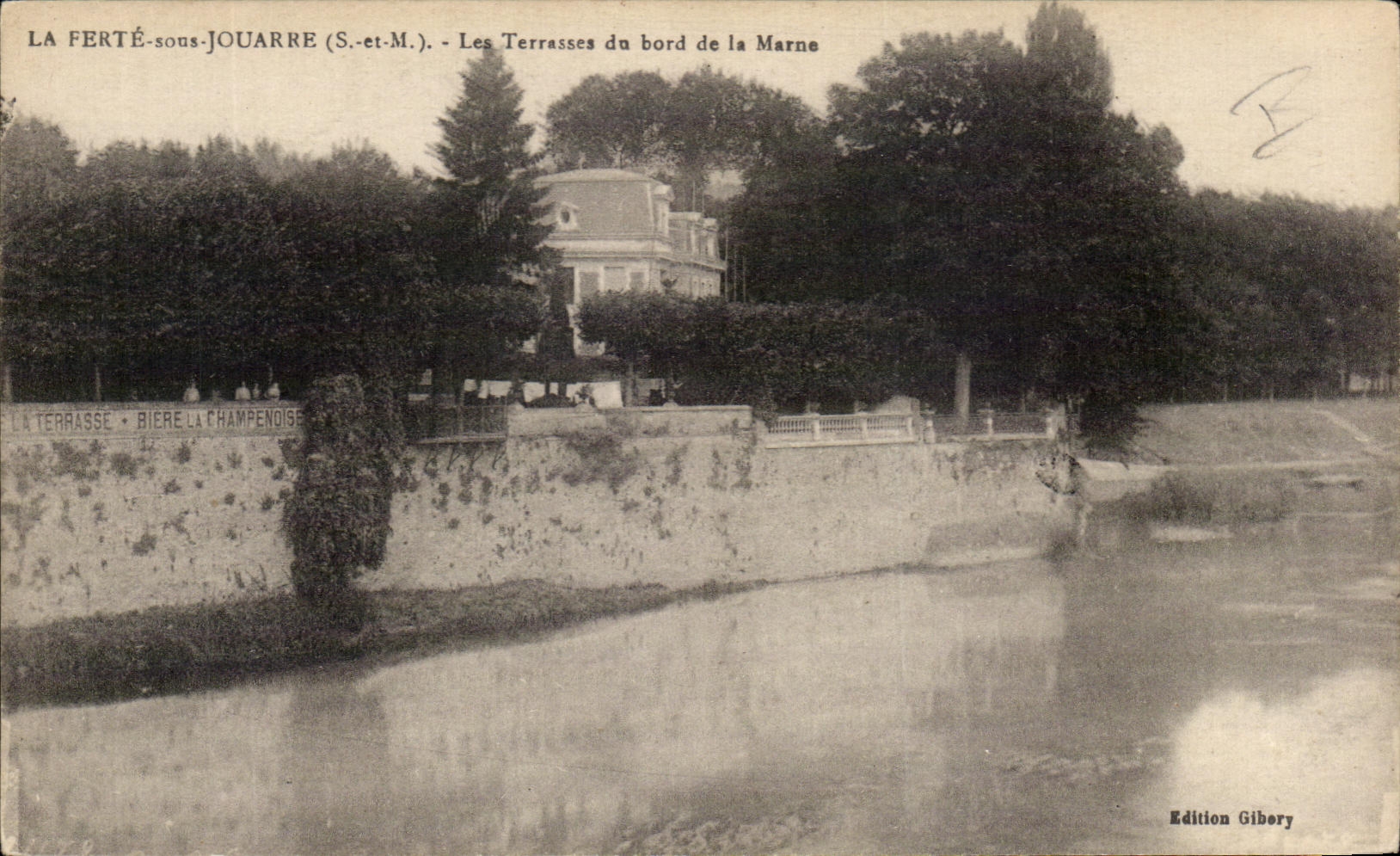 VINTAGE POSTCARD Ferte under Jouarre terraces of the Edge of the Marne