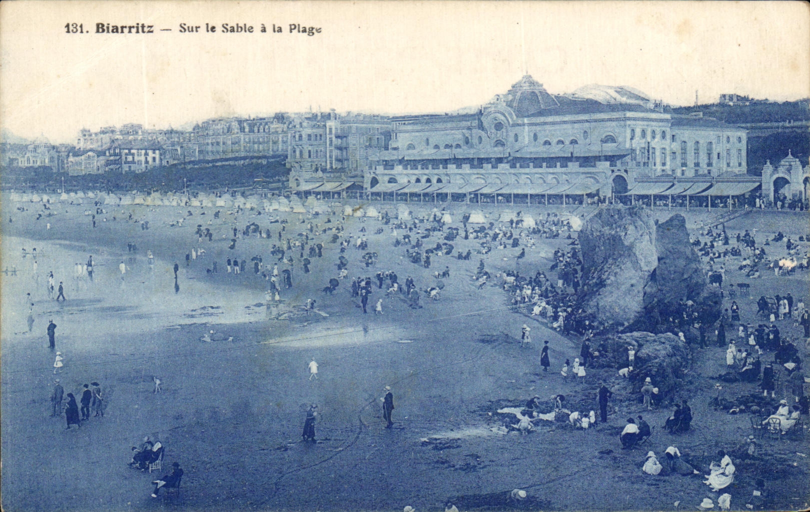 CPA Biarritz Sur le Sable a La Plage