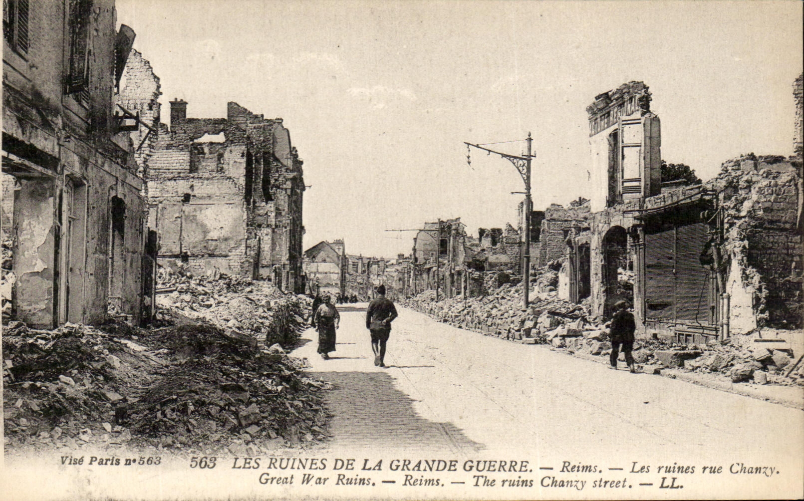 VINTAGE POSTCARD Ruins Of the Rheims Great War ruins towards chanzy Militaria