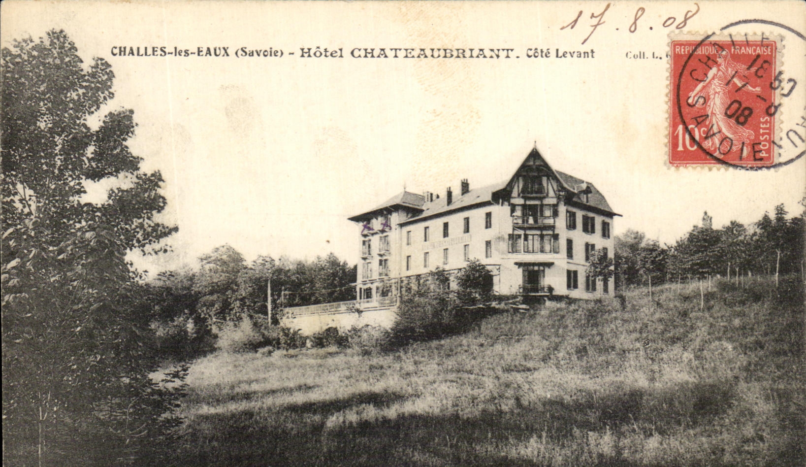 VINTAGE POSTCARD Shawls Water Hotel Chateaubriant