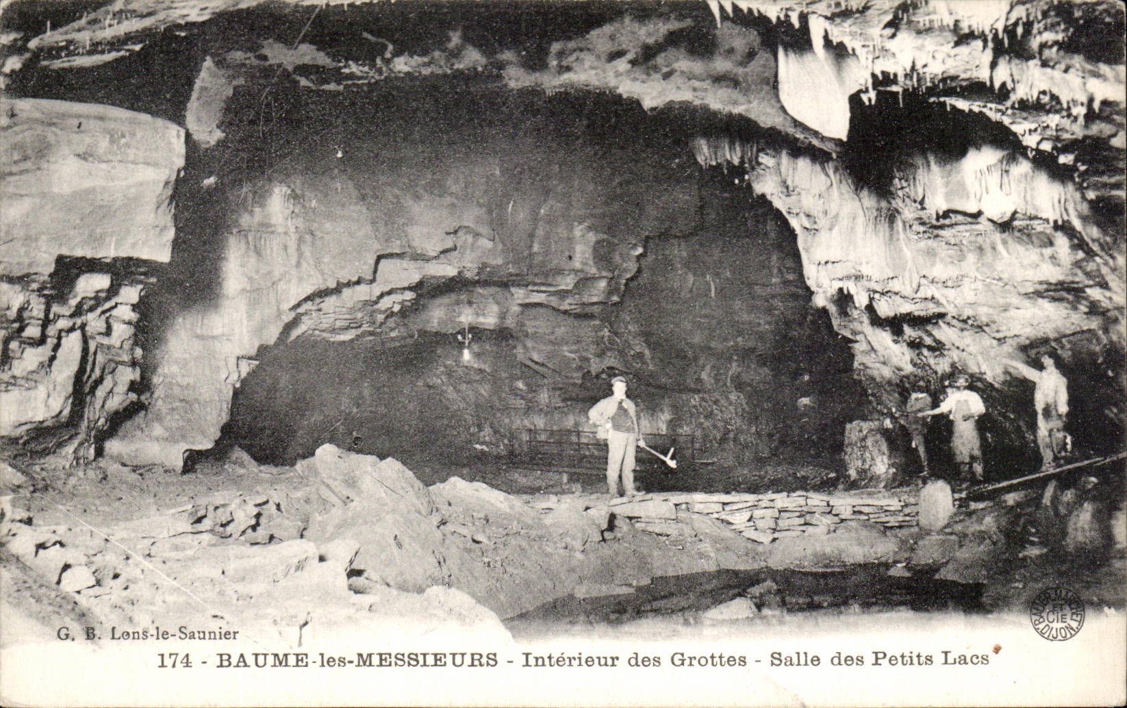 CPA Baume Les Messieurs Interieur des Grottes Salle Des Petis Lacs