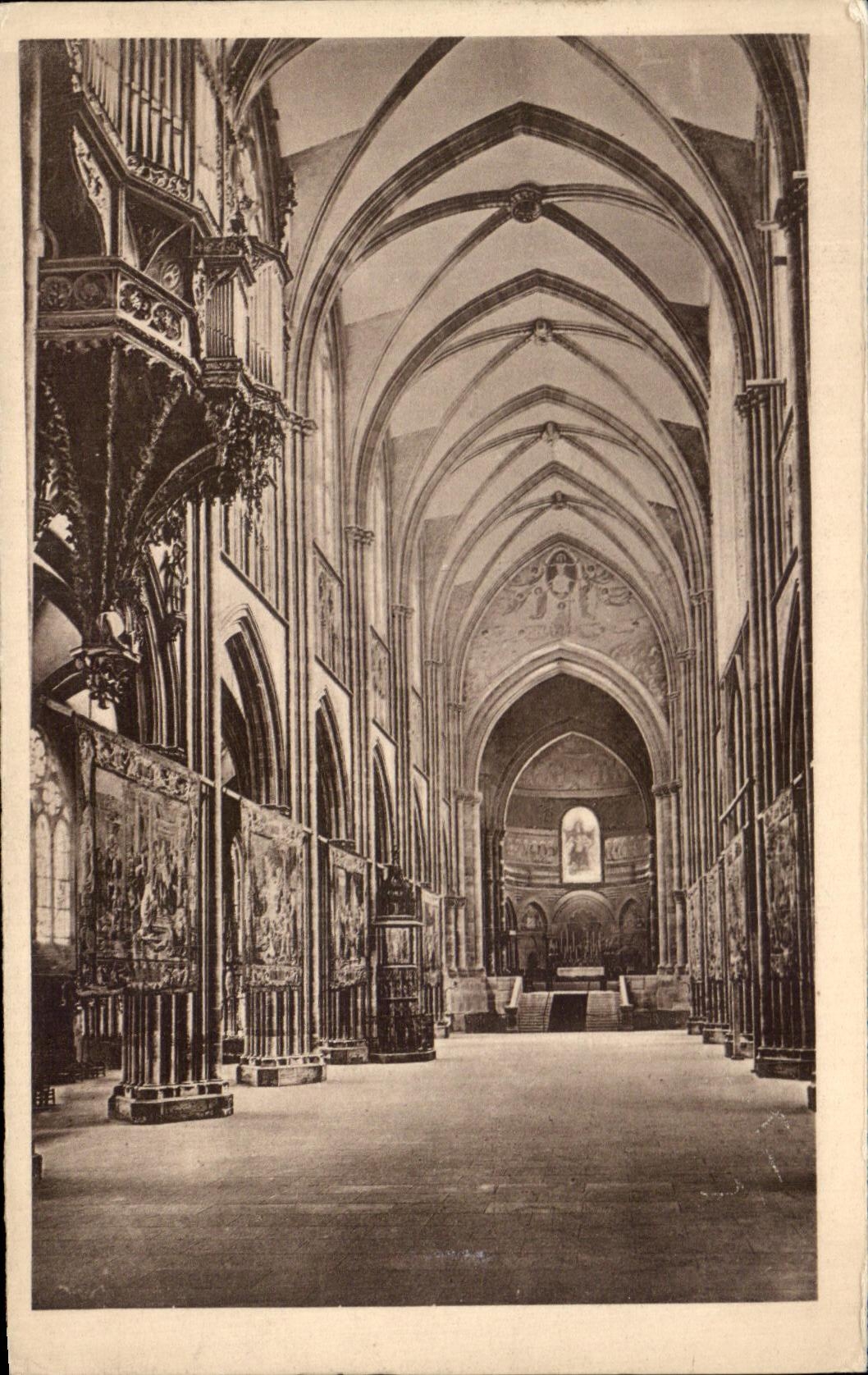 VINTAGE POSTCARD Cathedral Of Strasbourg principal Nave