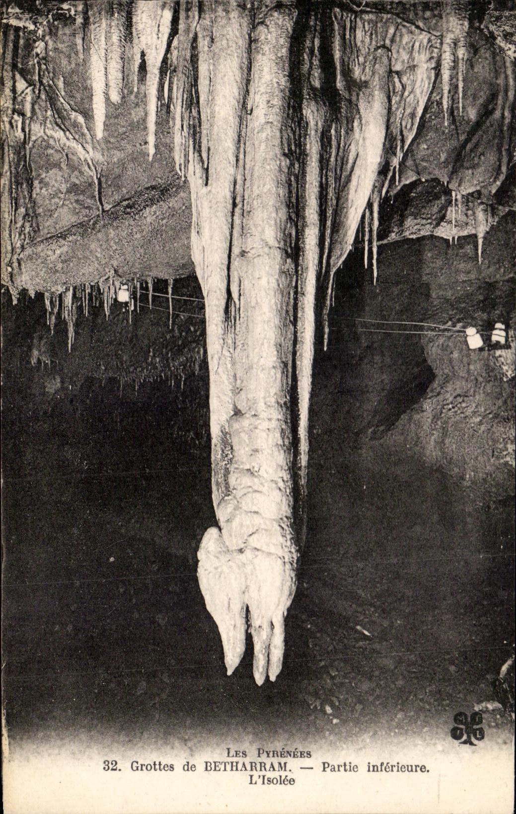 VINTAGE POSTCARD Caves De Betharram Left Inferierure L isolee