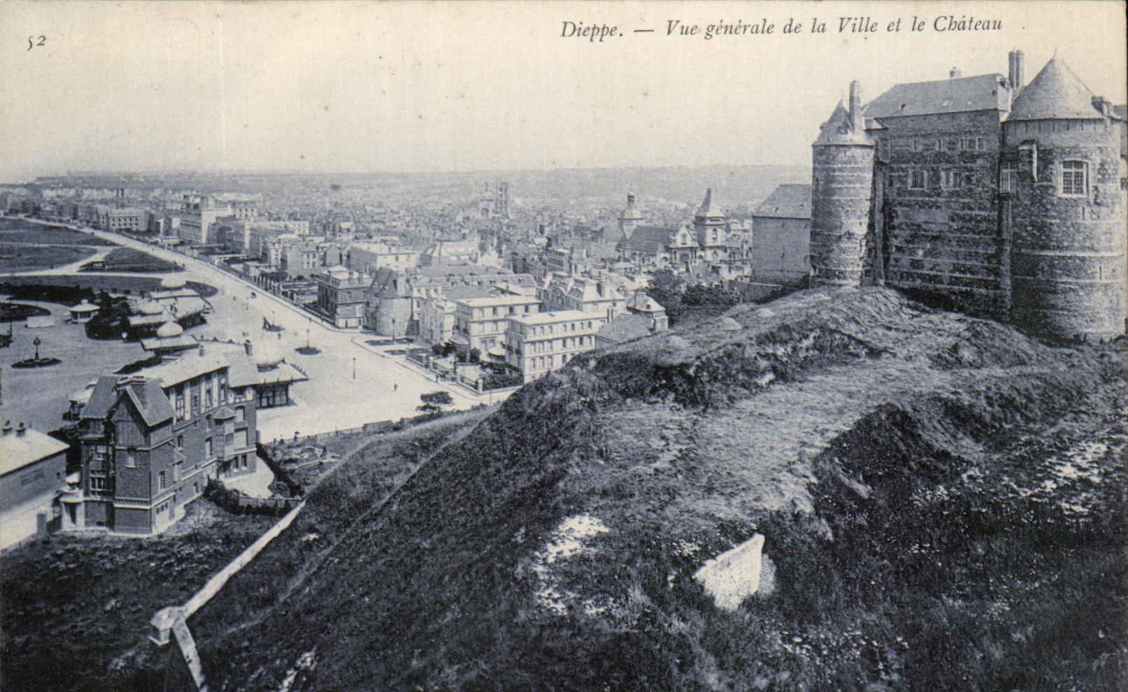 CPA Dieppe Vue Generale de la Ville et Le Chateau