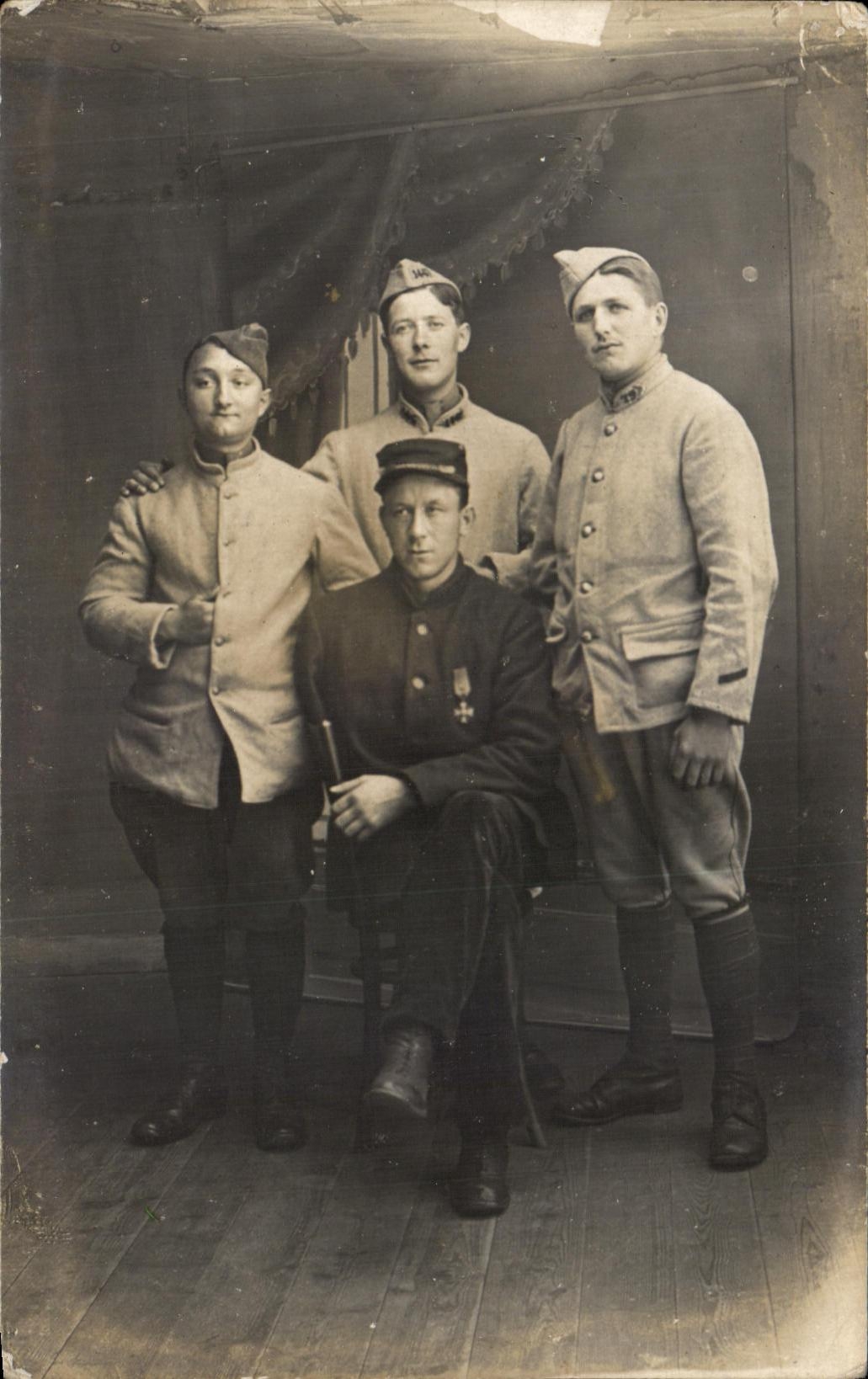 Real photo Vichy Militaria number 19 on the collar