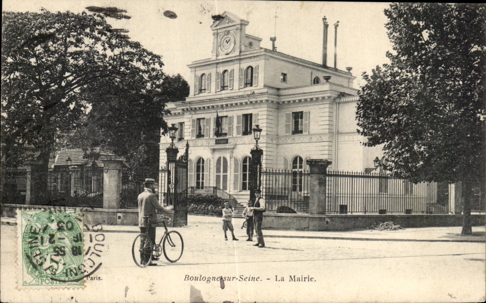 VINTAGE POSTCARD Boulogne on the Seine the Town hall