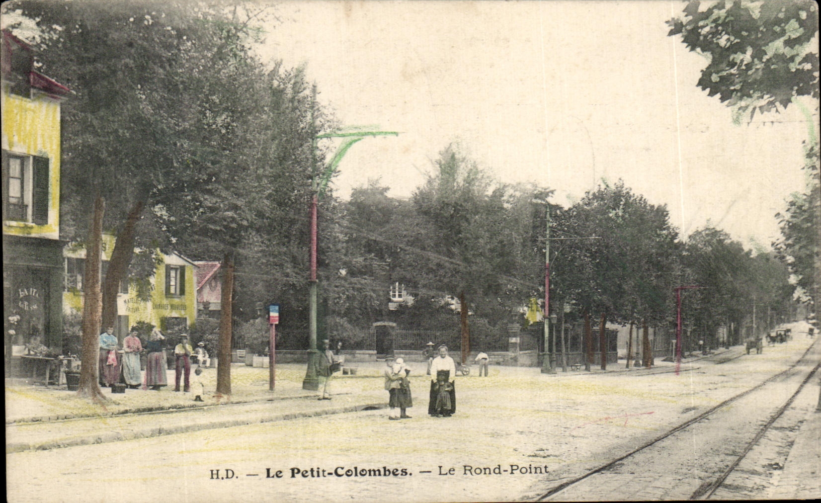 VINTAGE POSTCARD Courbevoie the Round Not