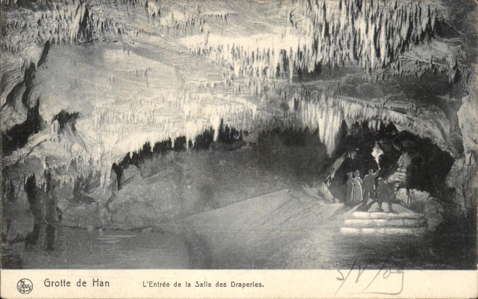 Cueva de la POSTAL de la VENDIMIA de Han L entrada del cuarto de Draperles